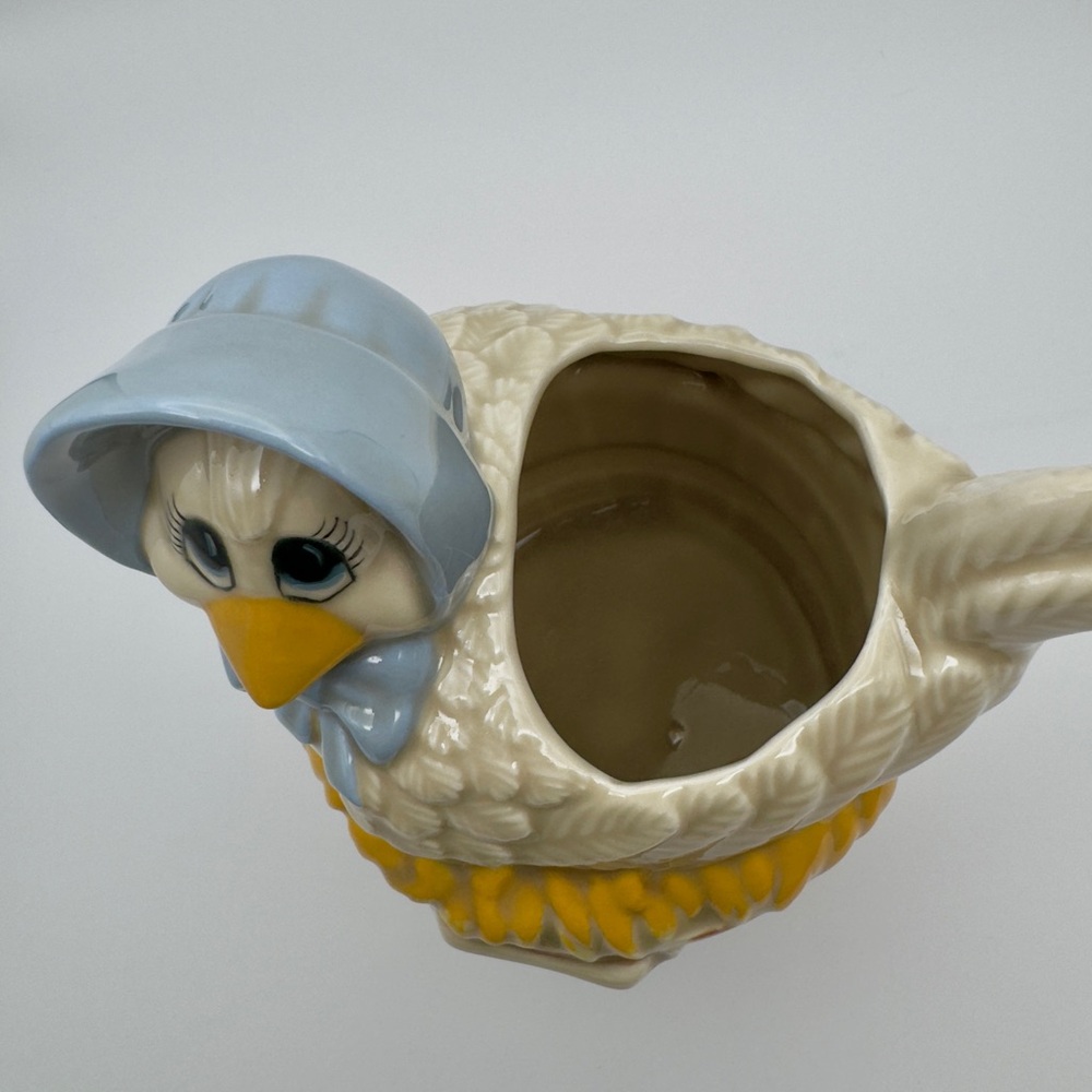 Kimple Ceramic Nesting Hen Chicken Planter W/ Blue Bonnet & Bow on Bushel Basket - Picture 5 of 10